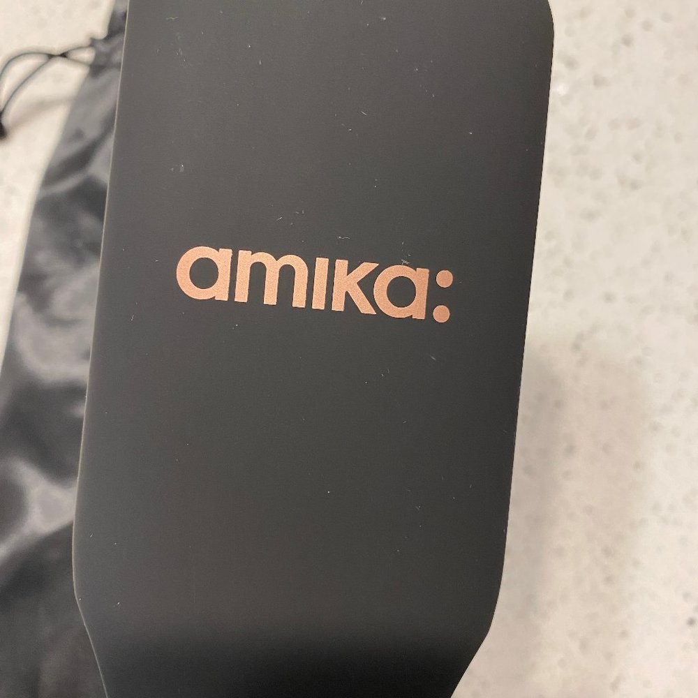 Amika Polished Perfection Straightening Brush